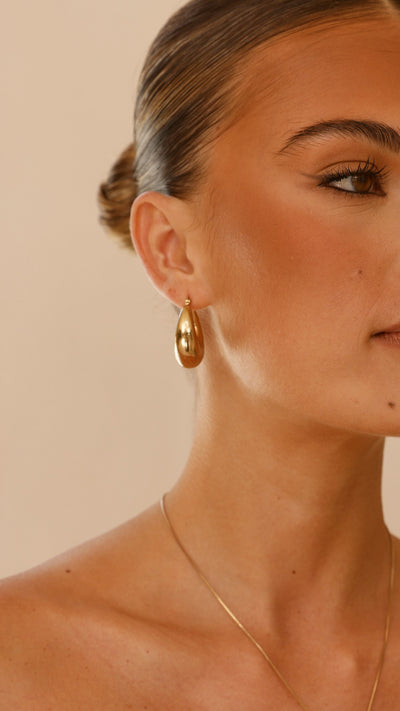 Load image into Gallery viewer, Arya Hoop Earrings - Gold - Billy J
