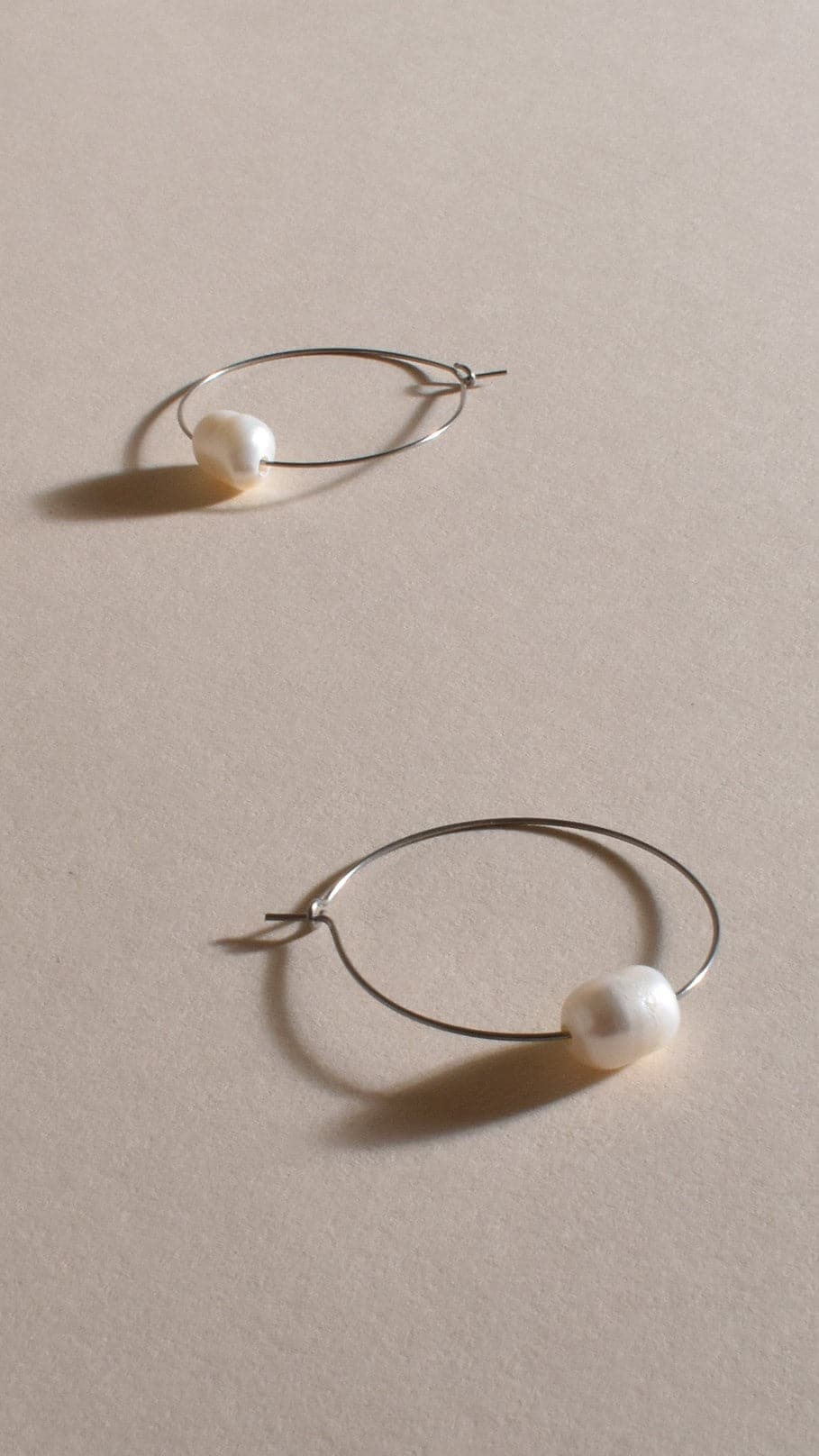 Simple Pearl Fine Wire Hoops - Cream/Silver - Billy J