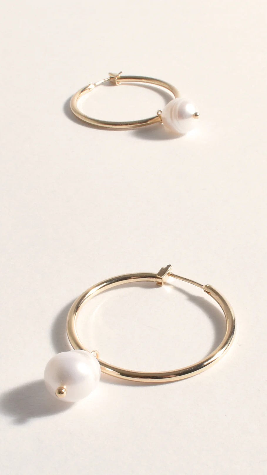 Freshwater Pearl Drop Midi Hoops - Gold - Billy J