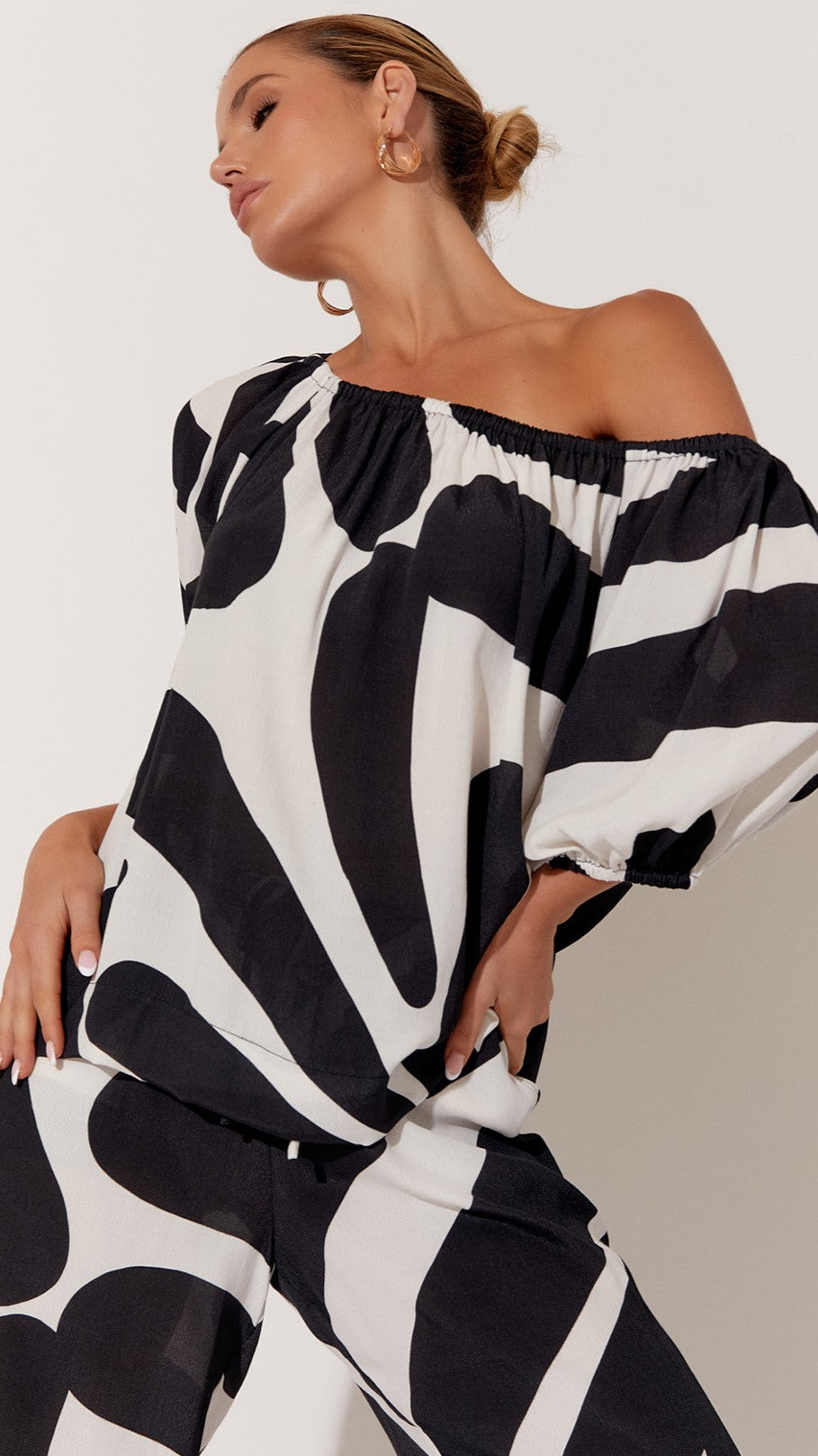 Genevieve Off Shoulder Top - Taormina - Billy J