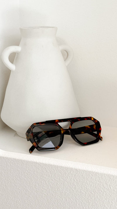 Load image into Gallery viewer, Amiri Sunglasses - Tort - Billy J
