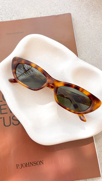 Load image into Gallery viewer, The Caroline Sunglasses - Hazel Tort - Billy J
