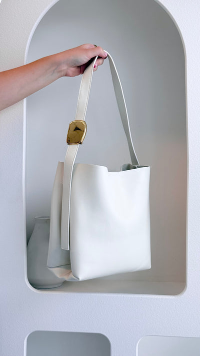 Load image into Gallery viewer, Francesca Shoulder Bag - White - Billy J
