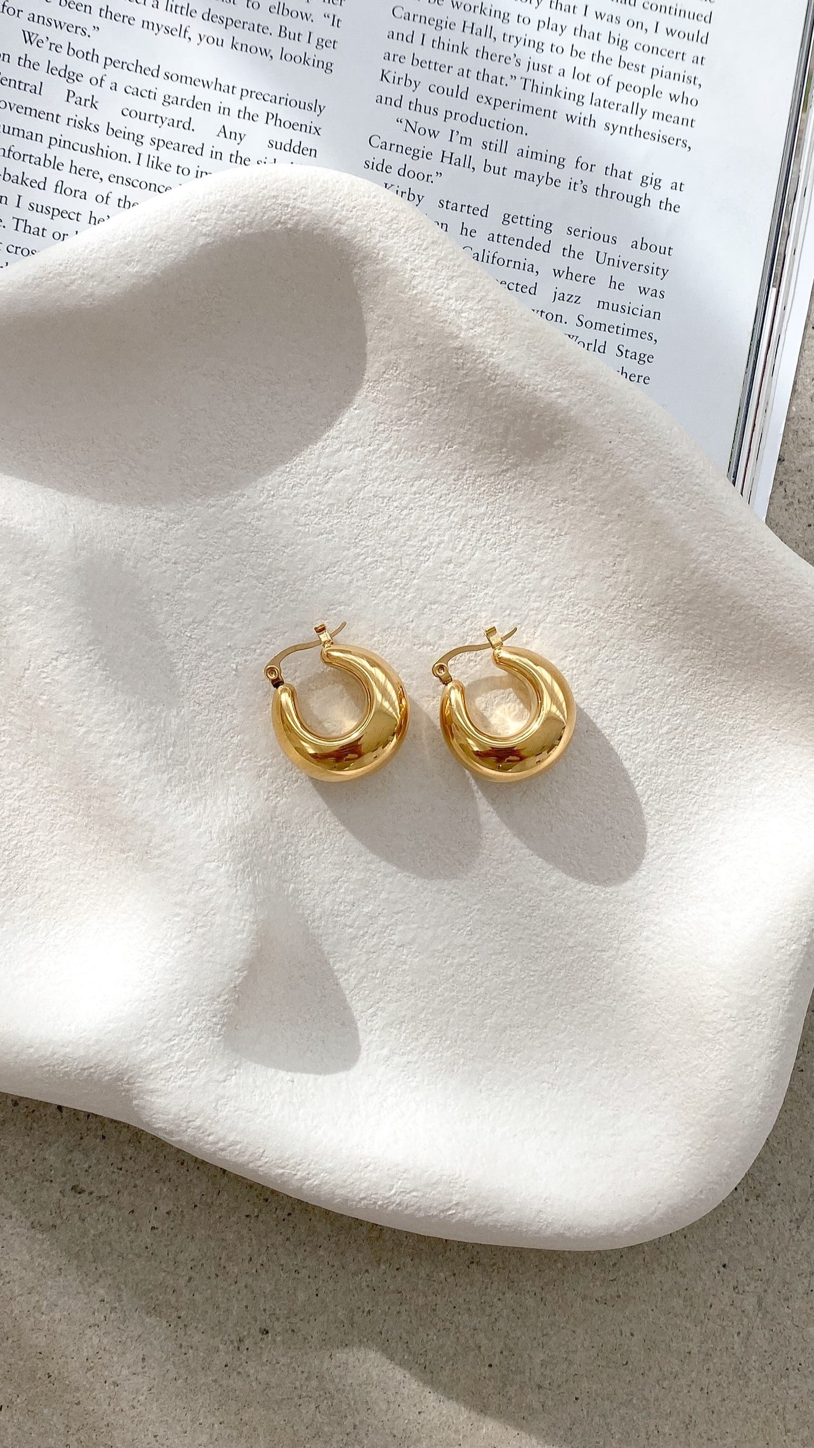 Forte Hoop Earrings - Gold - Billy J