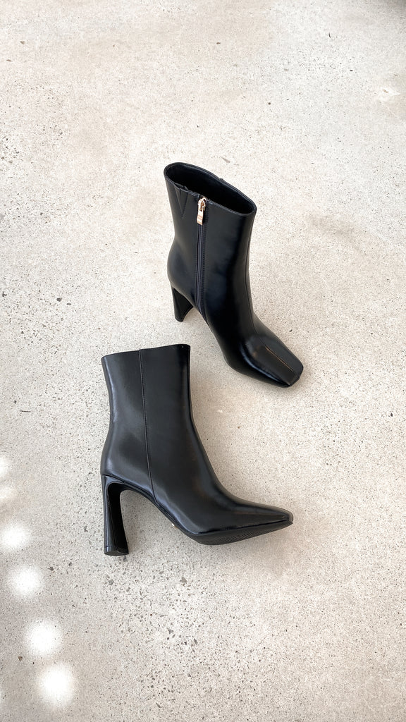 Emira Boot - Black - Billy J