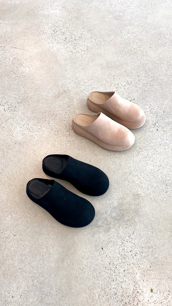 Alias Mae Phoebe Slide - Cream Nubuck - Billy J