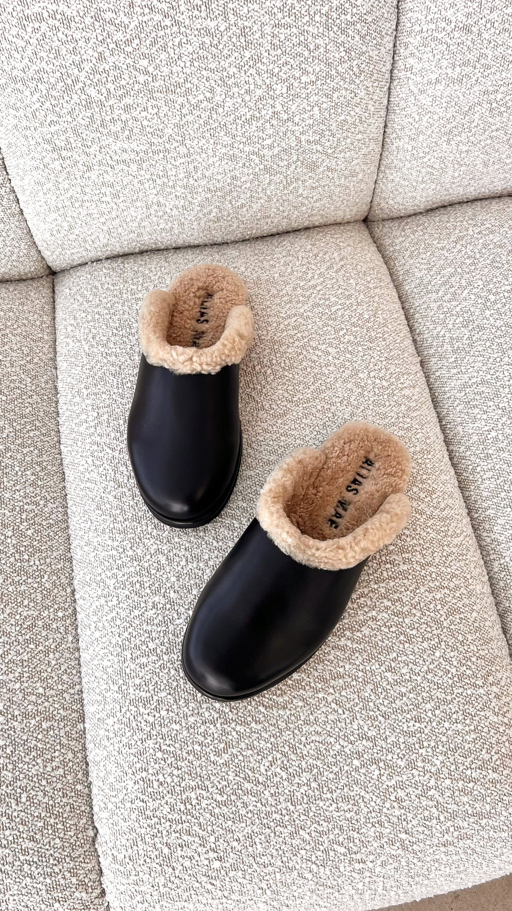 Alias Mae Ferris Slide - Black Shearling - Billy J