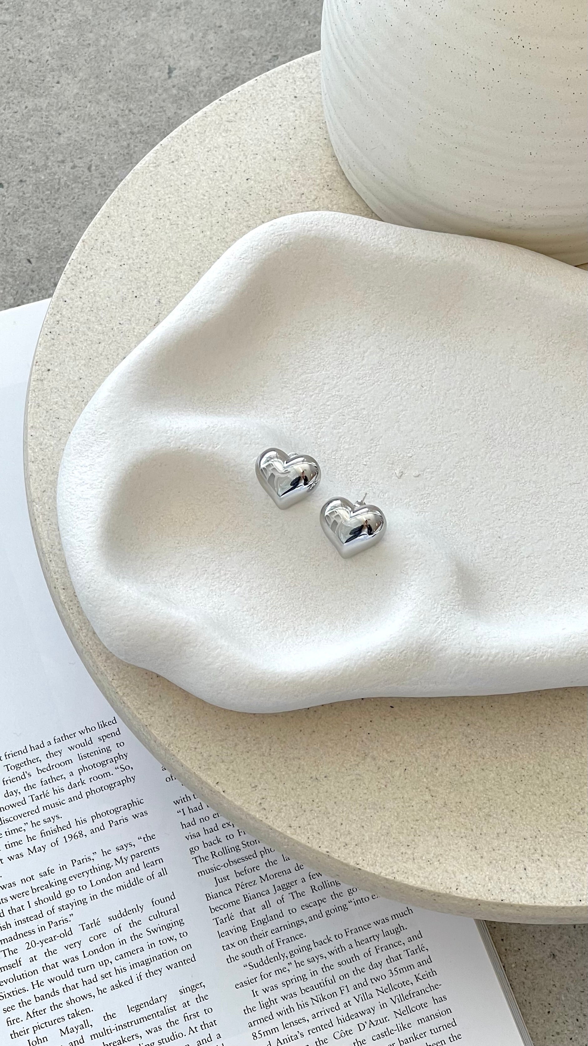 Neve Heart Earrings - Silver - Billy J