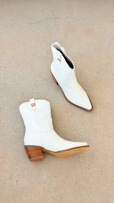 Load image into Gallery viewer, Darla Boots - White - Billy J
