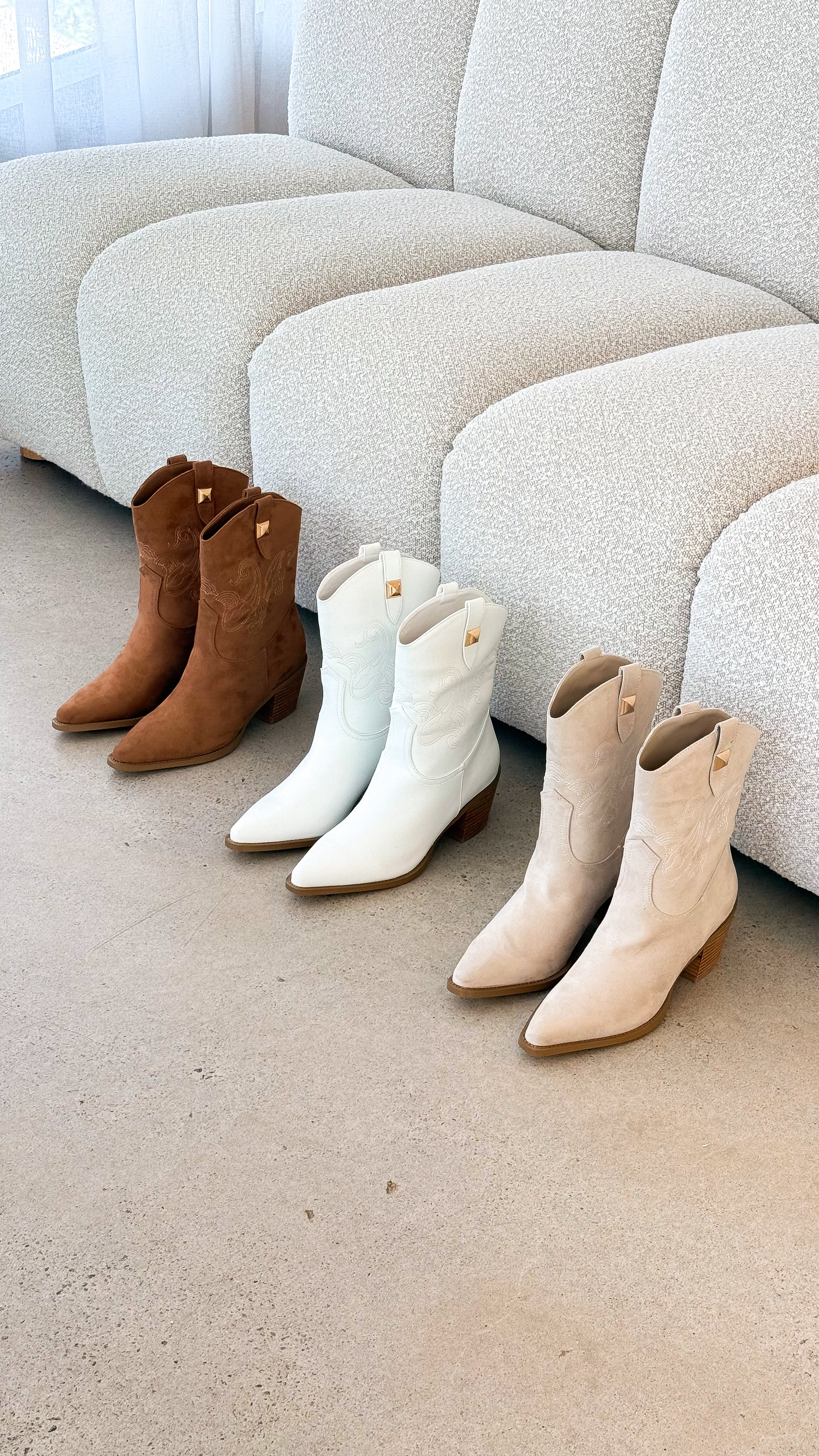 Darla Boot - Sand Suede - Billy J