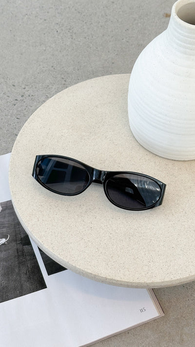 Load image into Gallery viewer, Sarai Sunglasses - Black - Billy J
