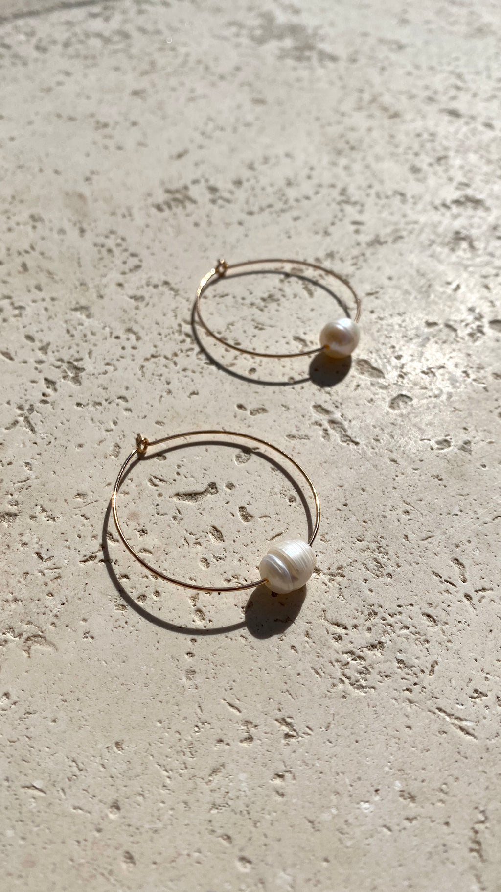 Simple Pearl Fine Wire Hoops - Cream/Gold - Billy J