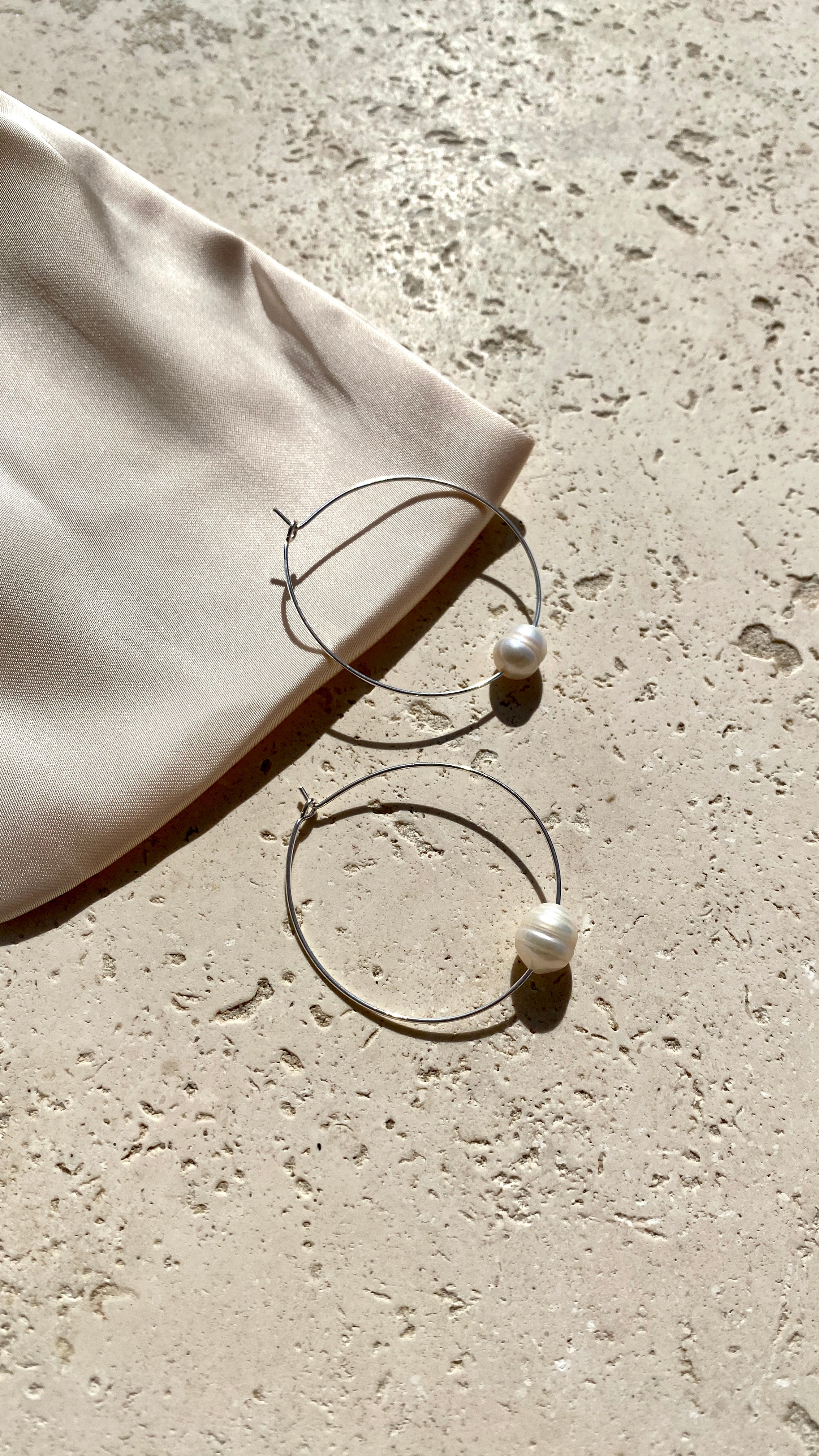 Simple Pearl Fine Wire Hoops - Cream/Silver - Billy J