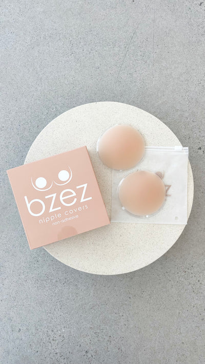 Load image into Gallery viewer, BZEZ Silicone Nipple Covers - Non adhesive - Bare - Billy J
