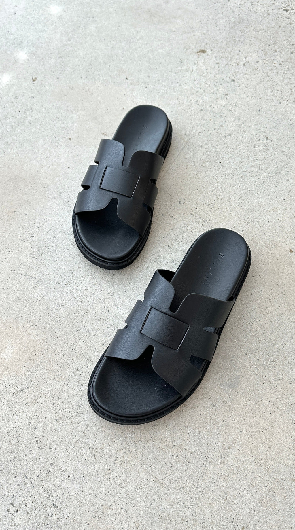 Zanna Slide - Black - Billy J