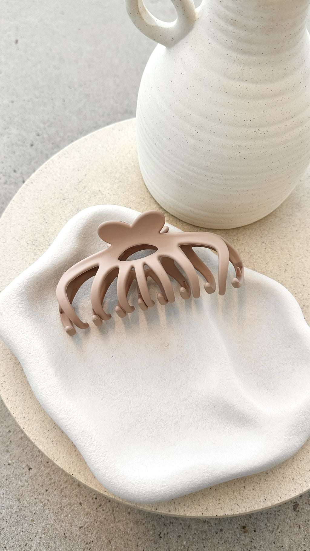 Freeda Claw Clip - Beige - Billy J