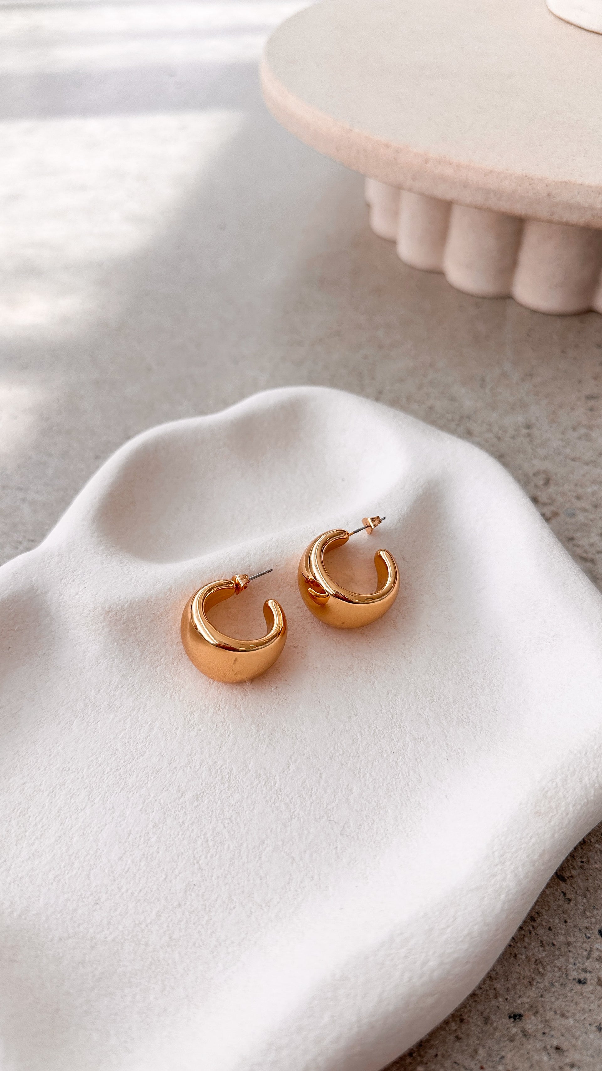 Dome Huggie Gold Buy Women's Earrings Billy J