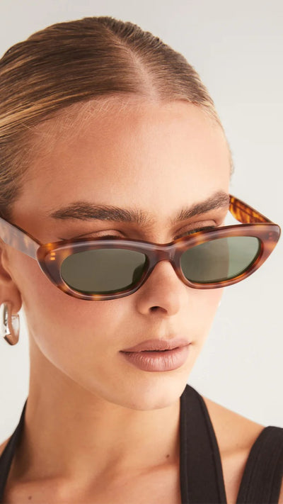 Load image into Gallery viewer, The Caroline Sunglasses - Hazel Tort - Billy J
