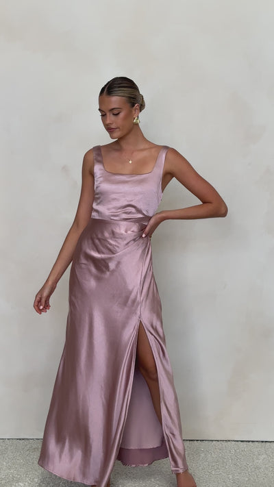 Load and play video in Gallery viewer, Alaria Maxi Dress - Dusty Pink - Billy J
