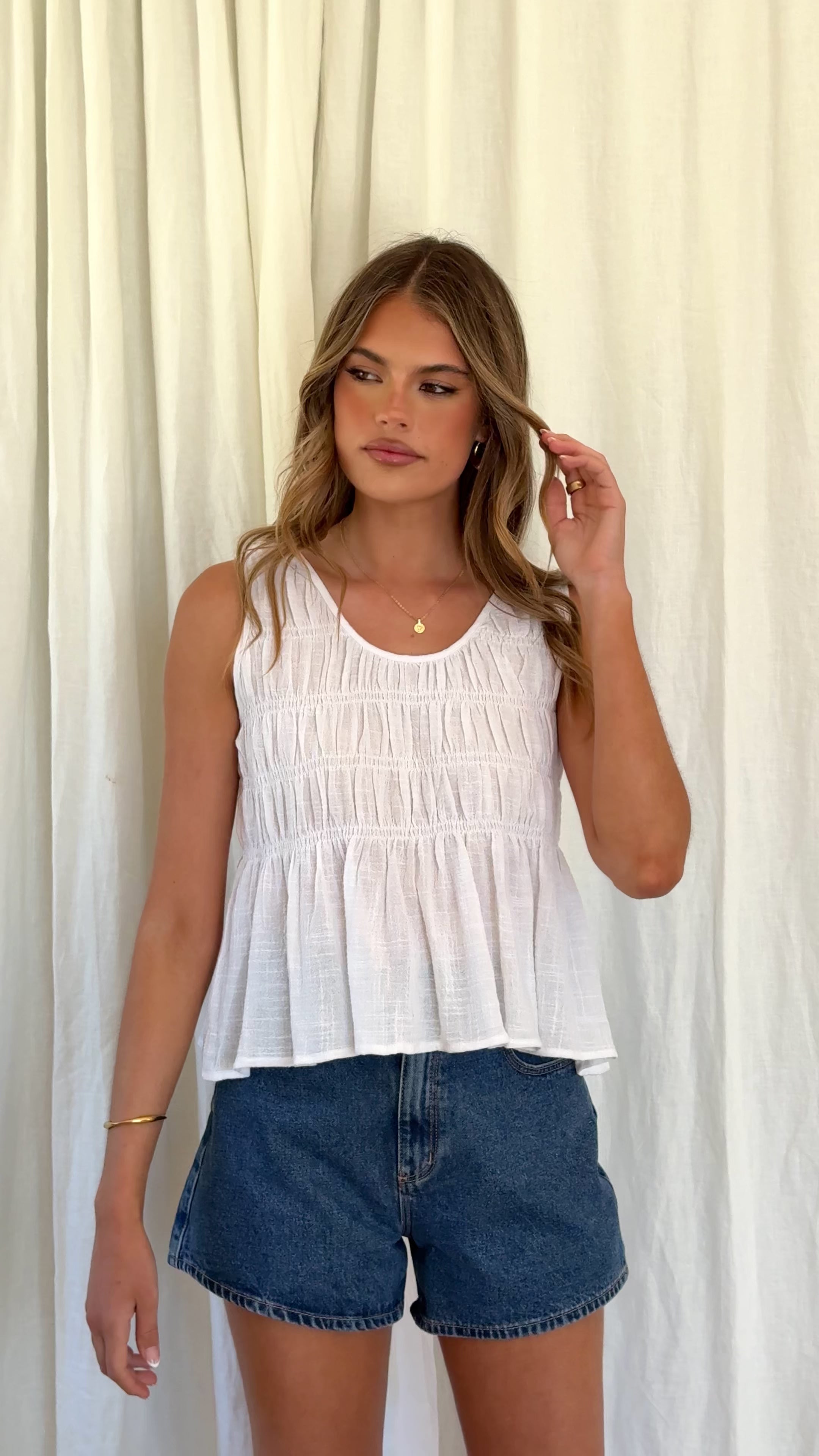 Load video: Rya Top - White - Billy J