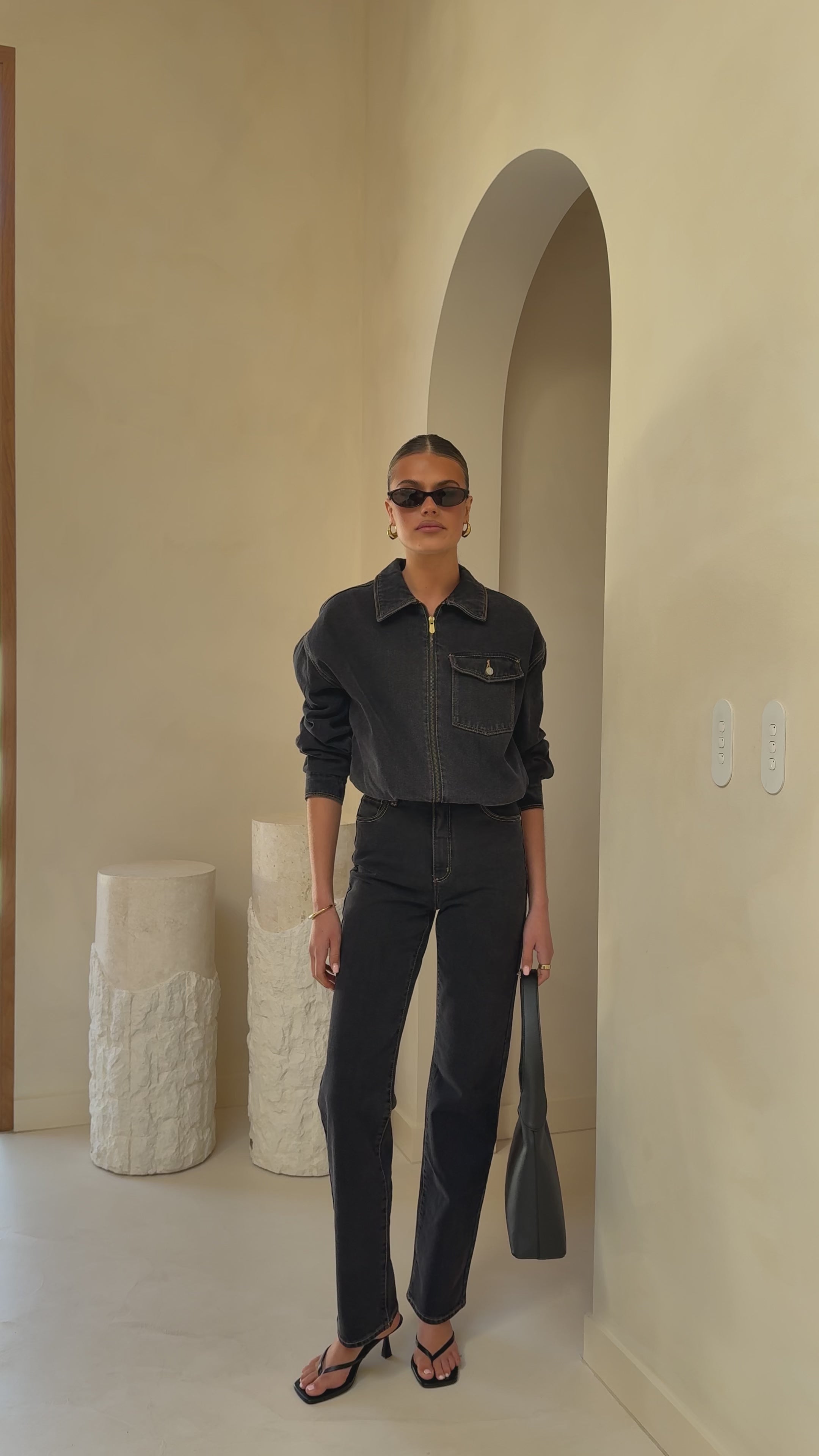 Load video: Abrand Denim Bomber Cara - Washed Black - Billy J