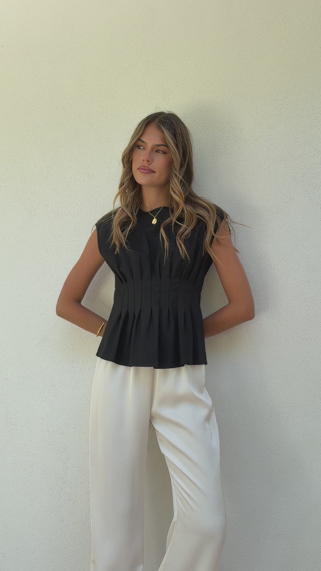 Kirby Top - Black - Billy J