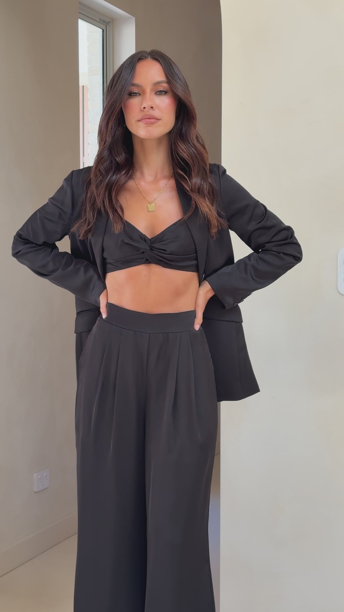Chi Crop Top - Black - Billy J