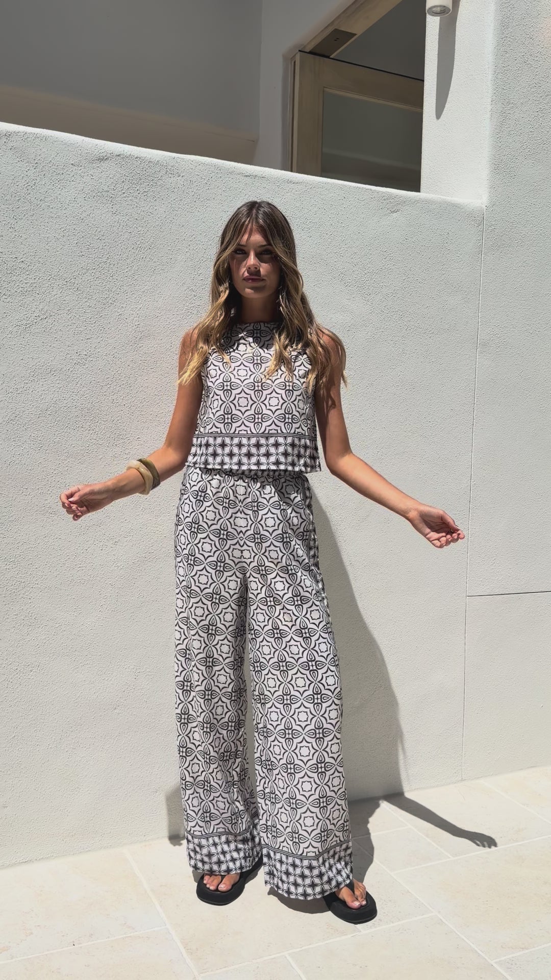 Load video: Ollie Crop Top - Black / White Print - Billy J