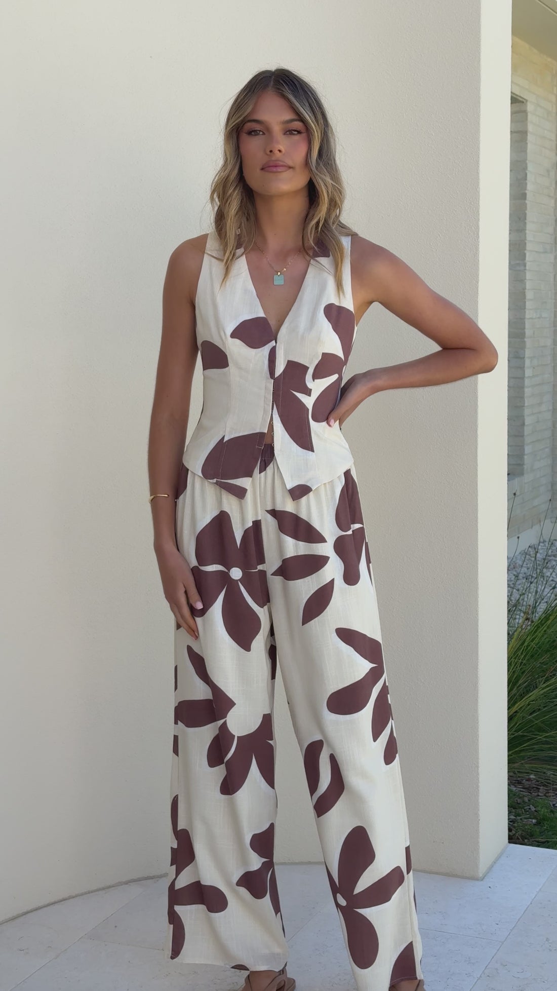 Brianne Linen Vest - Belle Femme - Billy J