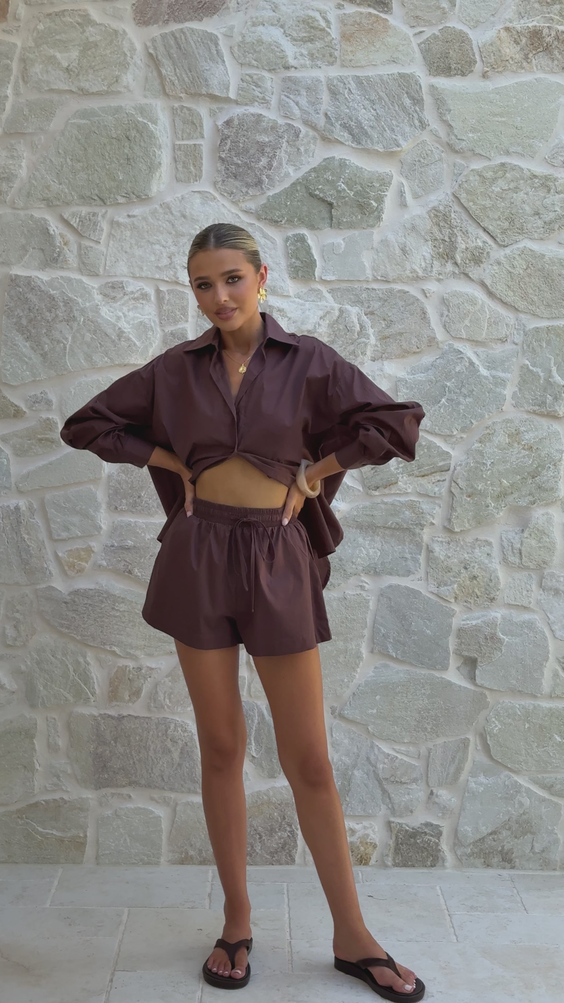Load video: Rebekah Long Sleeve Button Up Shirt - Chocolate - Billy J