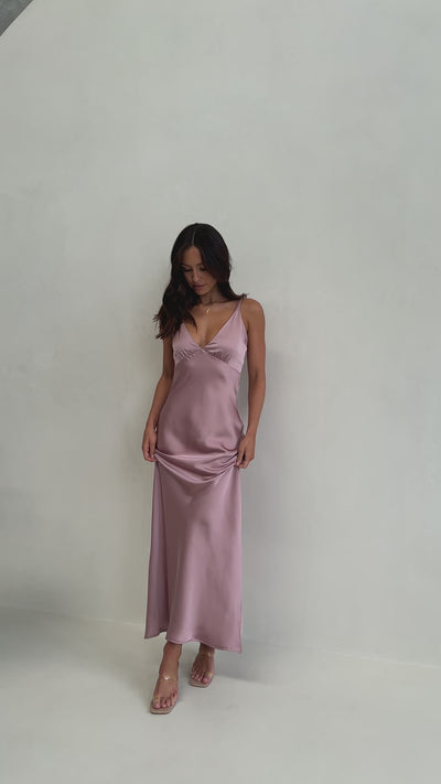 Load and play video in Gallery viewer, Ziah Maxi Dress - Dusty Pink - Billy J
