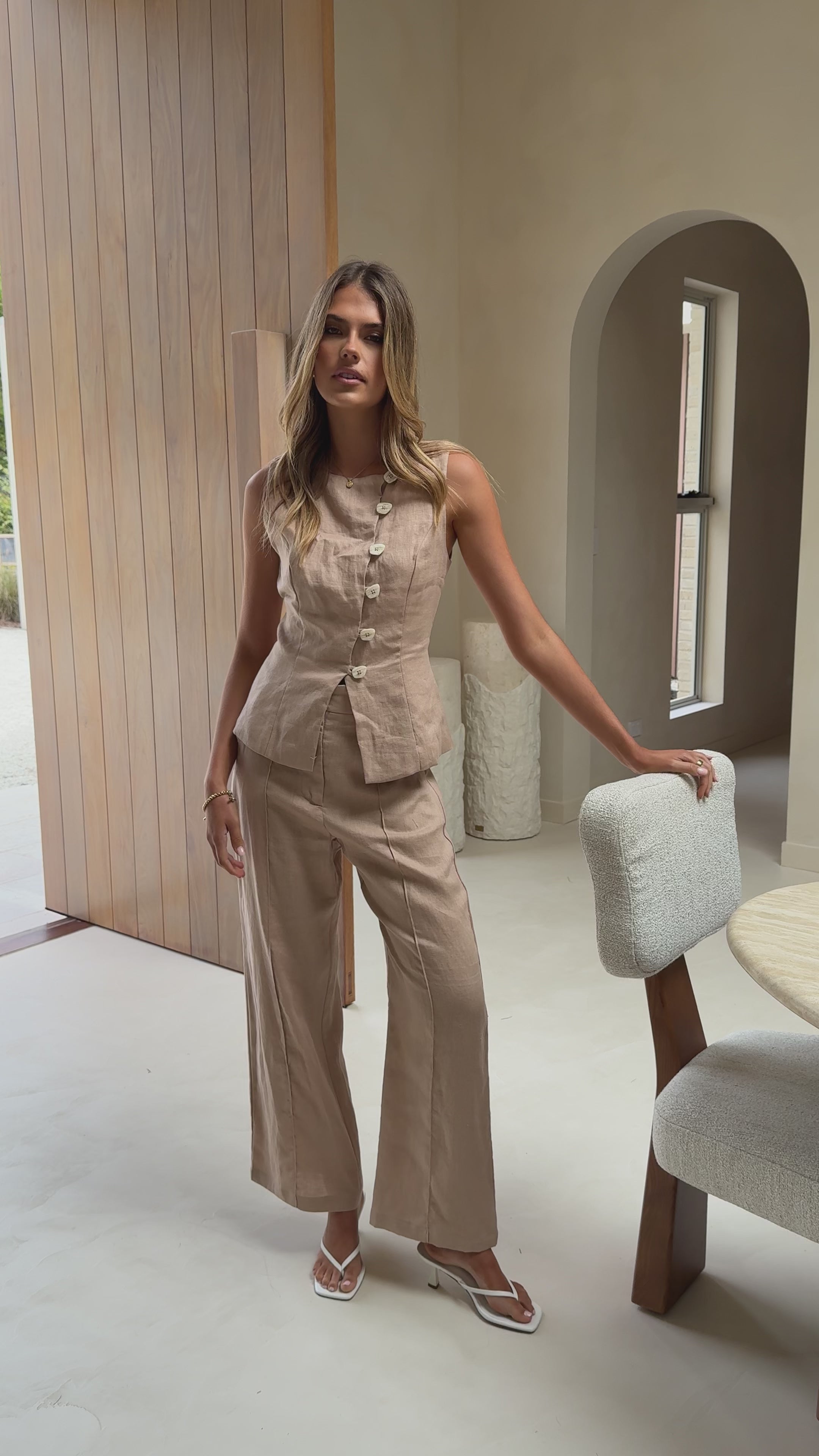 Load video: Darva Pants - Taupe - Billy J