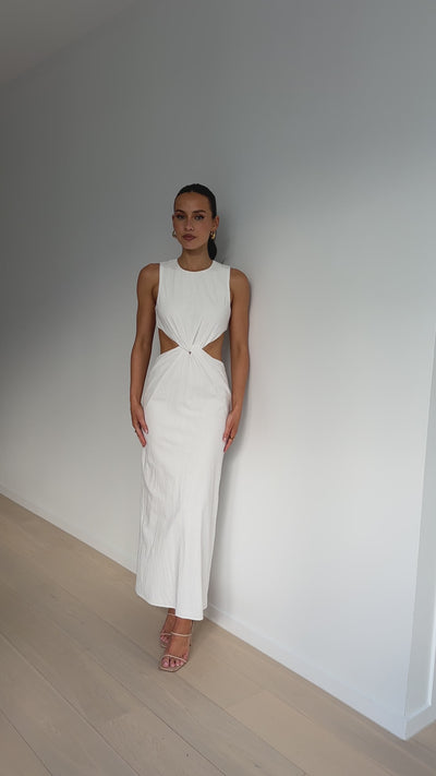 Load and play video in Gallery viewer, Damiana Maxi Dress - White - Billy J
