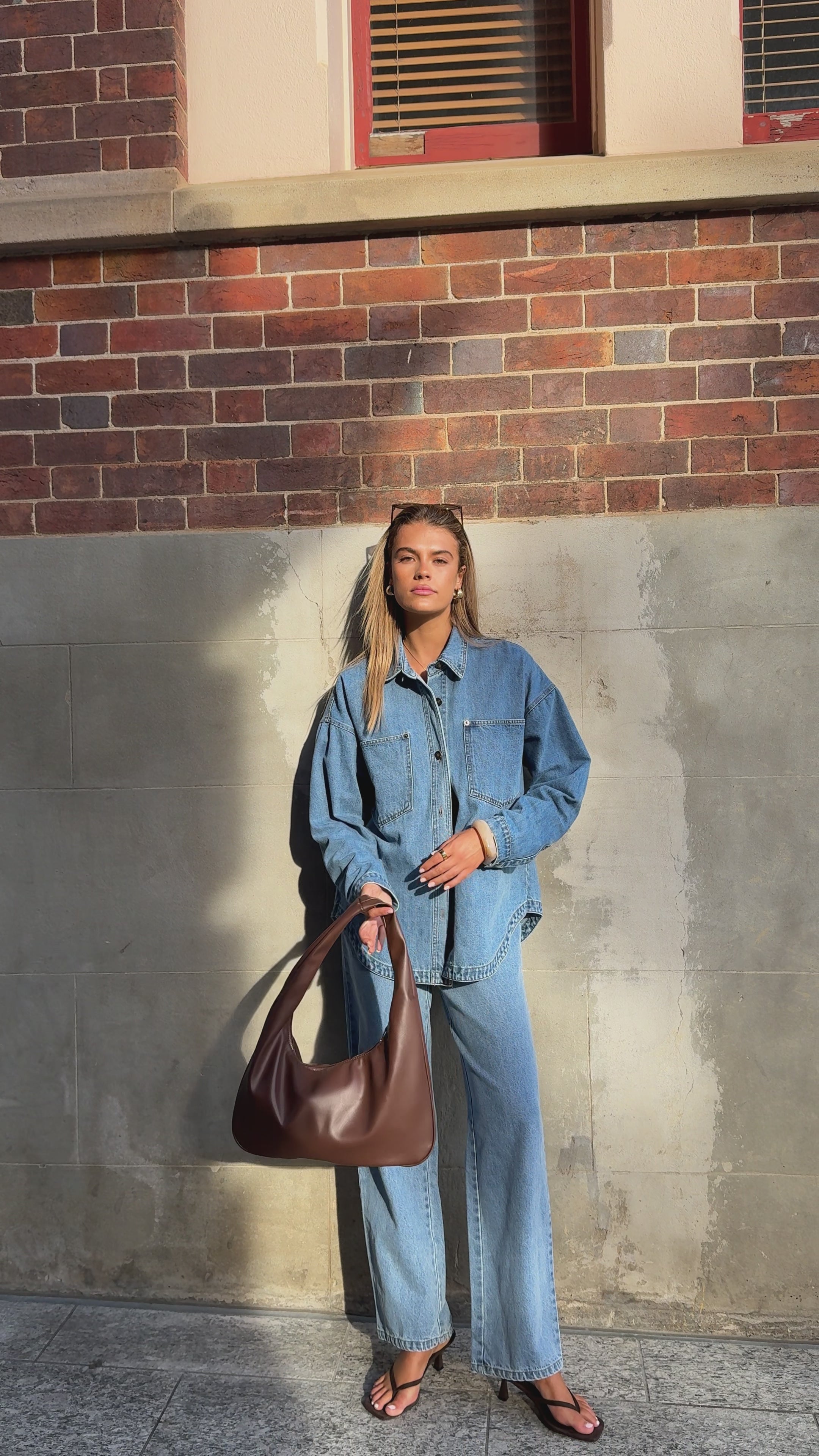 Load video: Zaeli Jeans - Mid Blue - Billy J