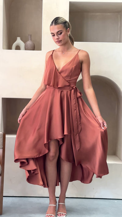 Load and play video in Gallery viewer, Gabriella Midi Dress - Copper - Billy J
