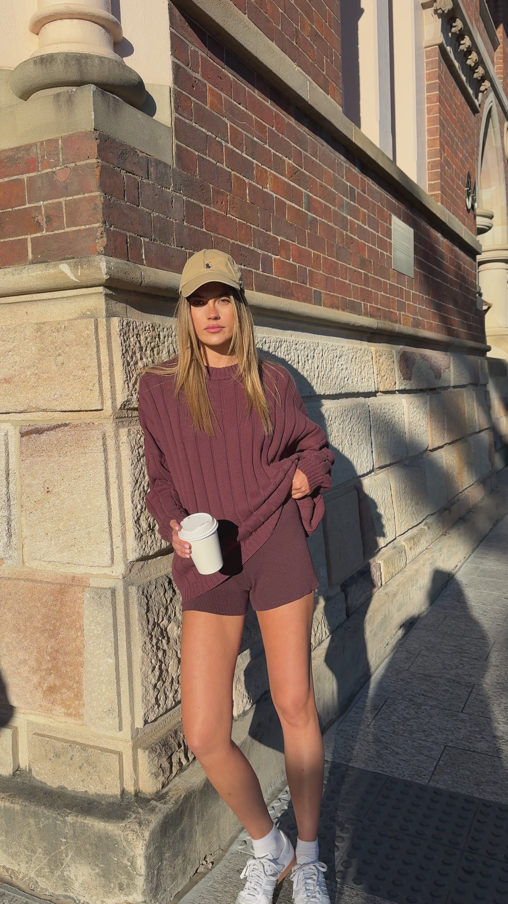 Load video: Naiva Oversized Knit - Brown - Billy J