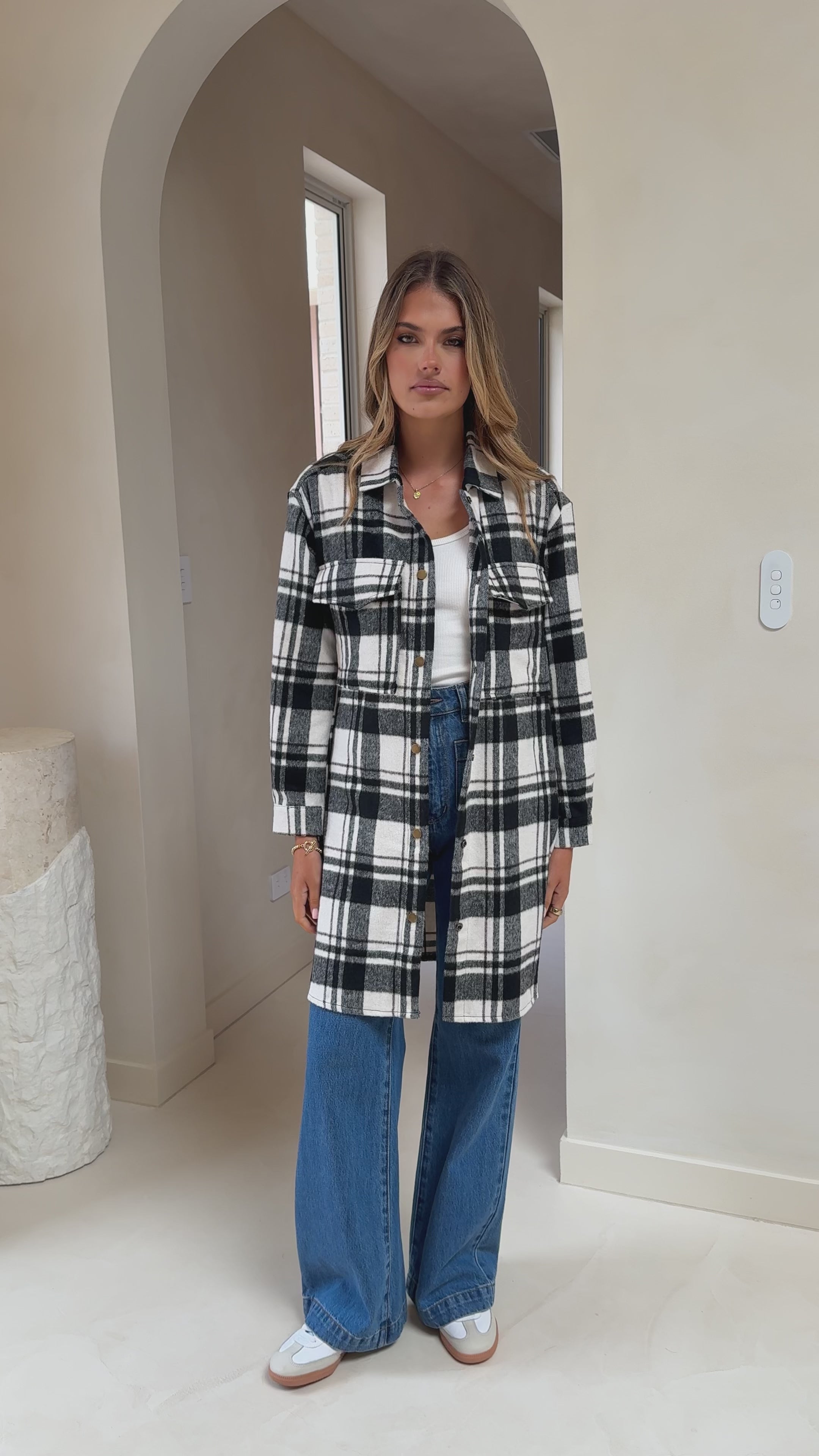 Load video: Saskia Jacket - Black/Cream Check - Billy J