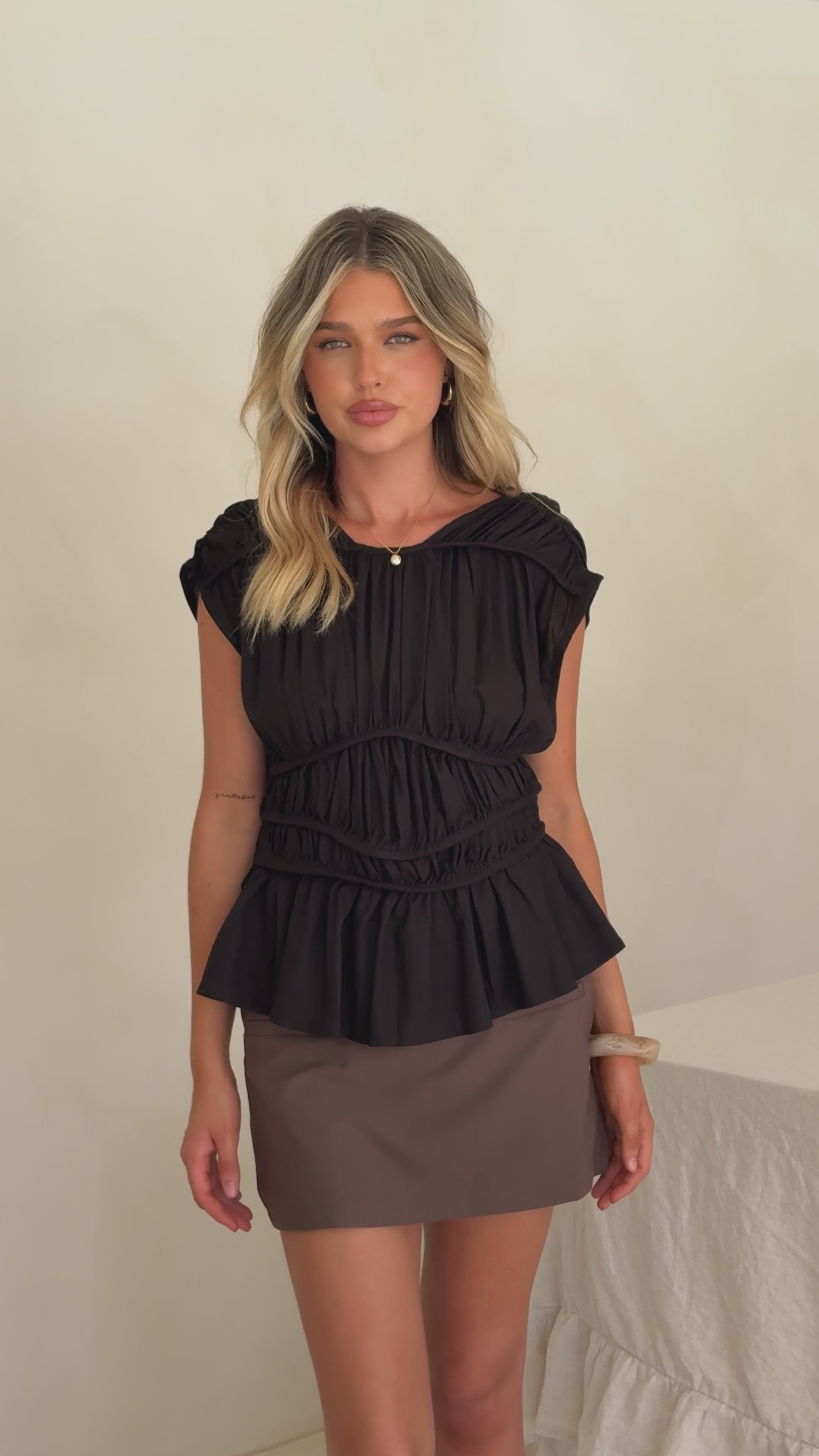 Load video: Amy Top - Black - Billy J