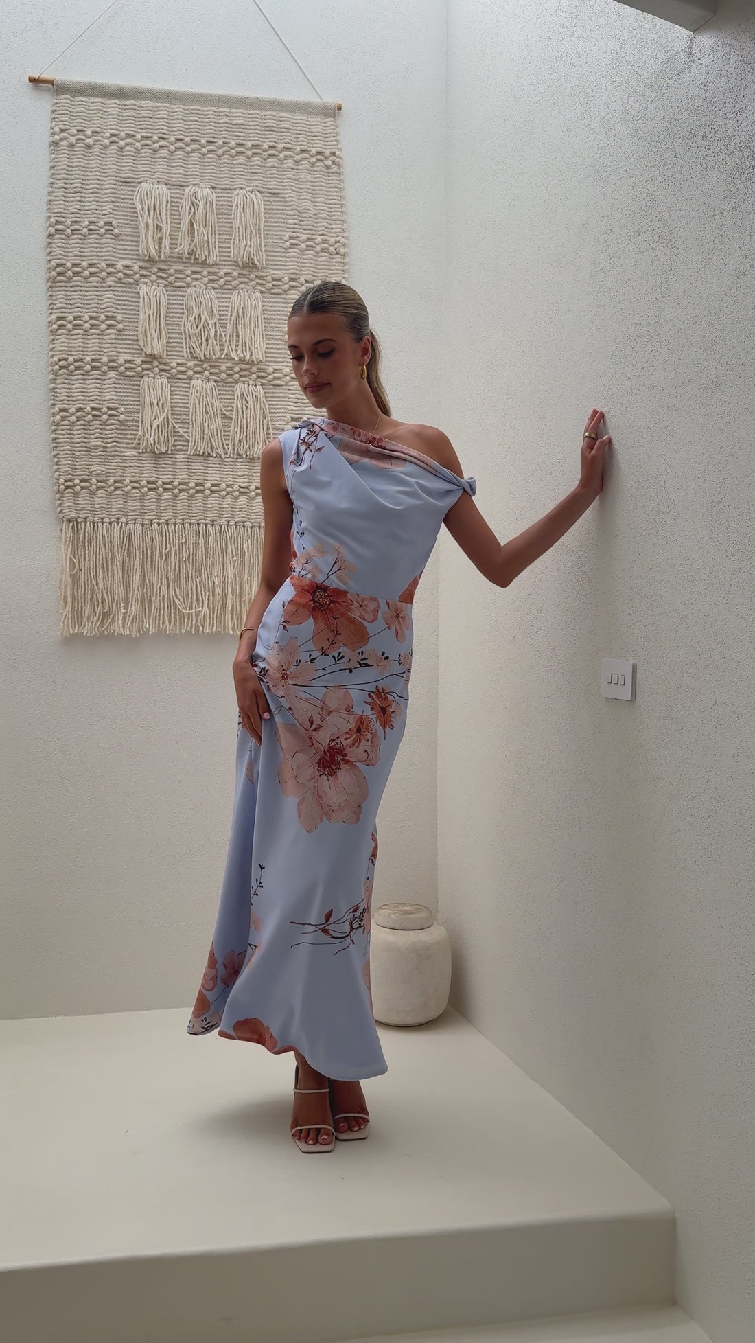 Wanita Off The Shoulder - Blue Floral - Billy J