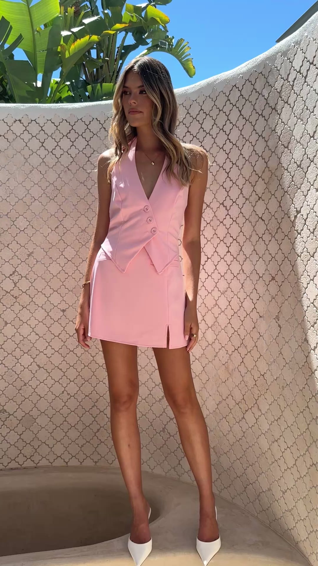 Load video: Sylvie Vest - Pink - Billy J