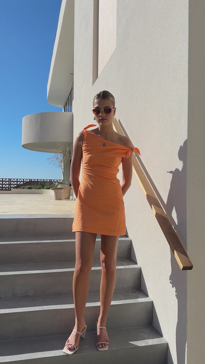 Load and play video in Gallery viewer, Ebbe Mini Dress - Orange - Billy J
