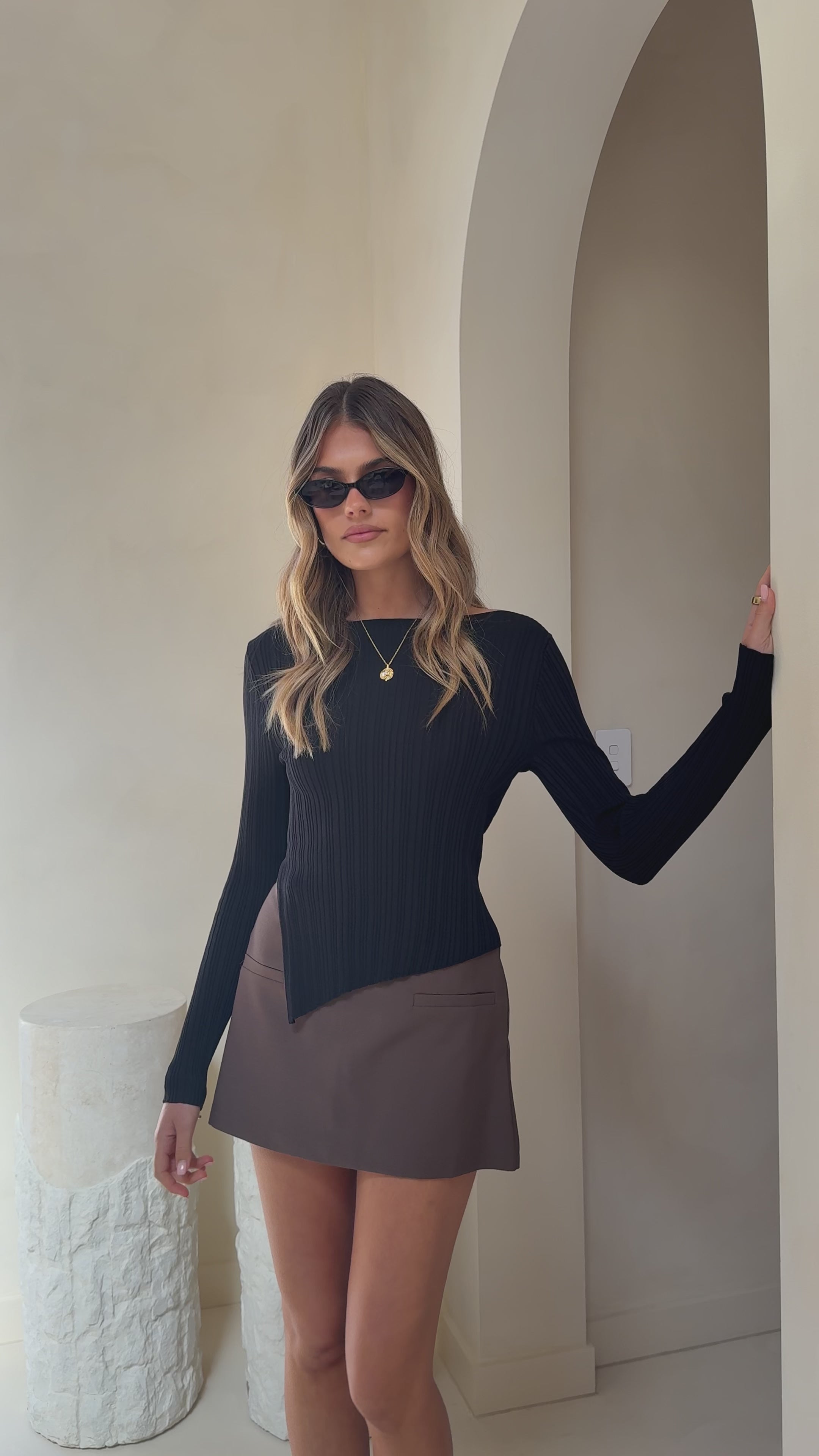 Load video: Isla Long Sleeve Top - Black - Billy J