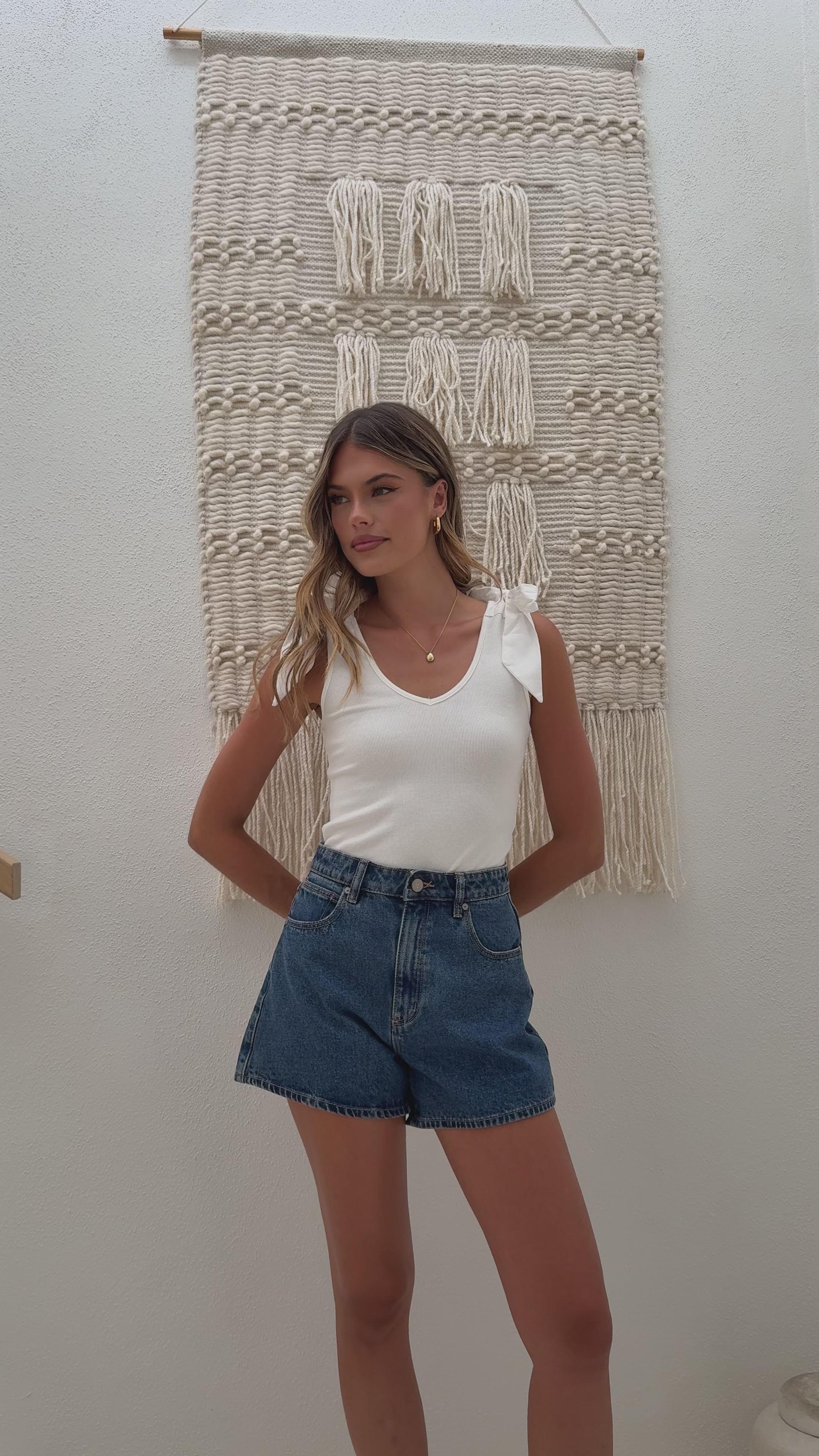 Load video: Emma Bow Top - White - Billy J