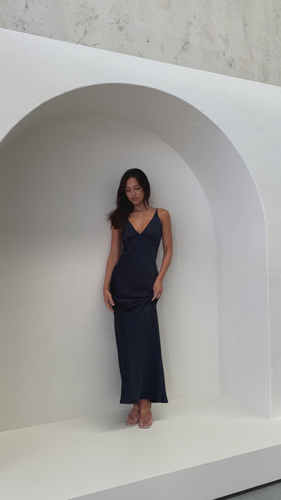 Load and play video in Gallery viewer, Ziah Maxi Dress - Navy - Billy J
