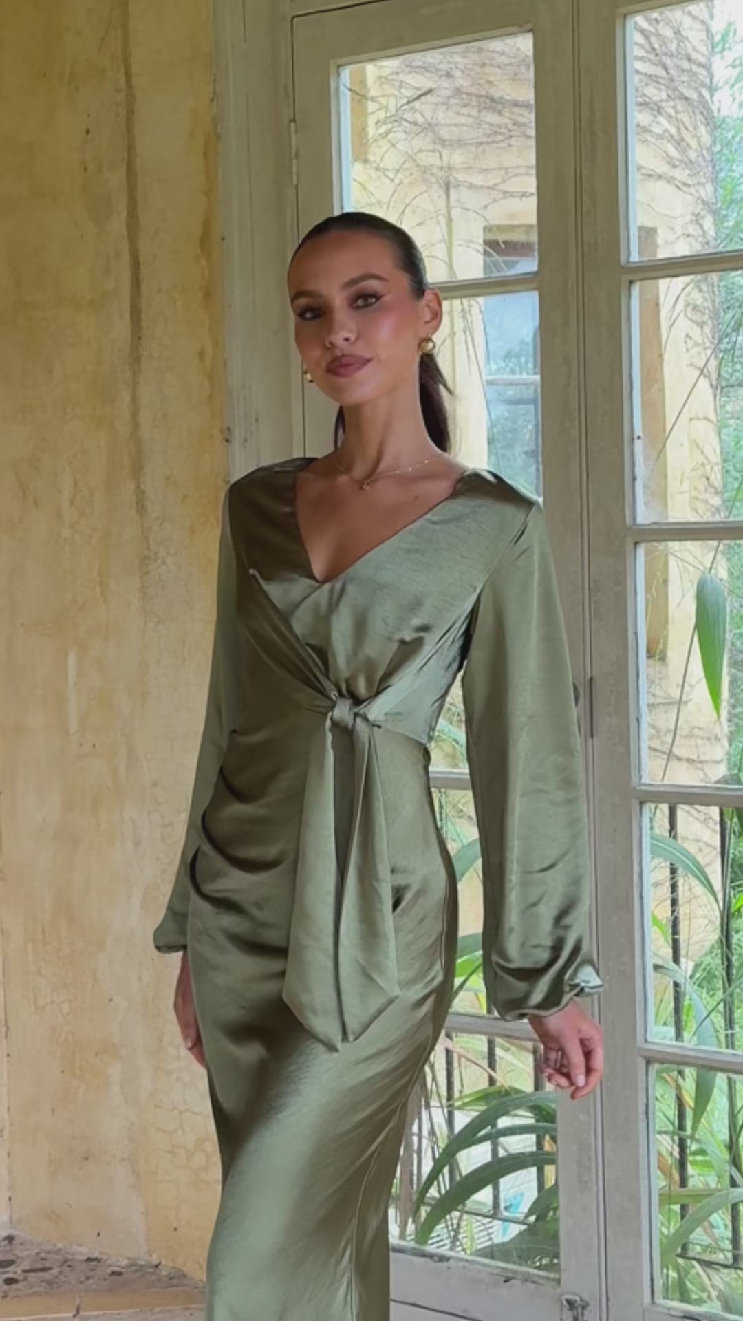 Load video: Ivy Long Sleeve Tie Front Maxi Dress - Olive - Billy J