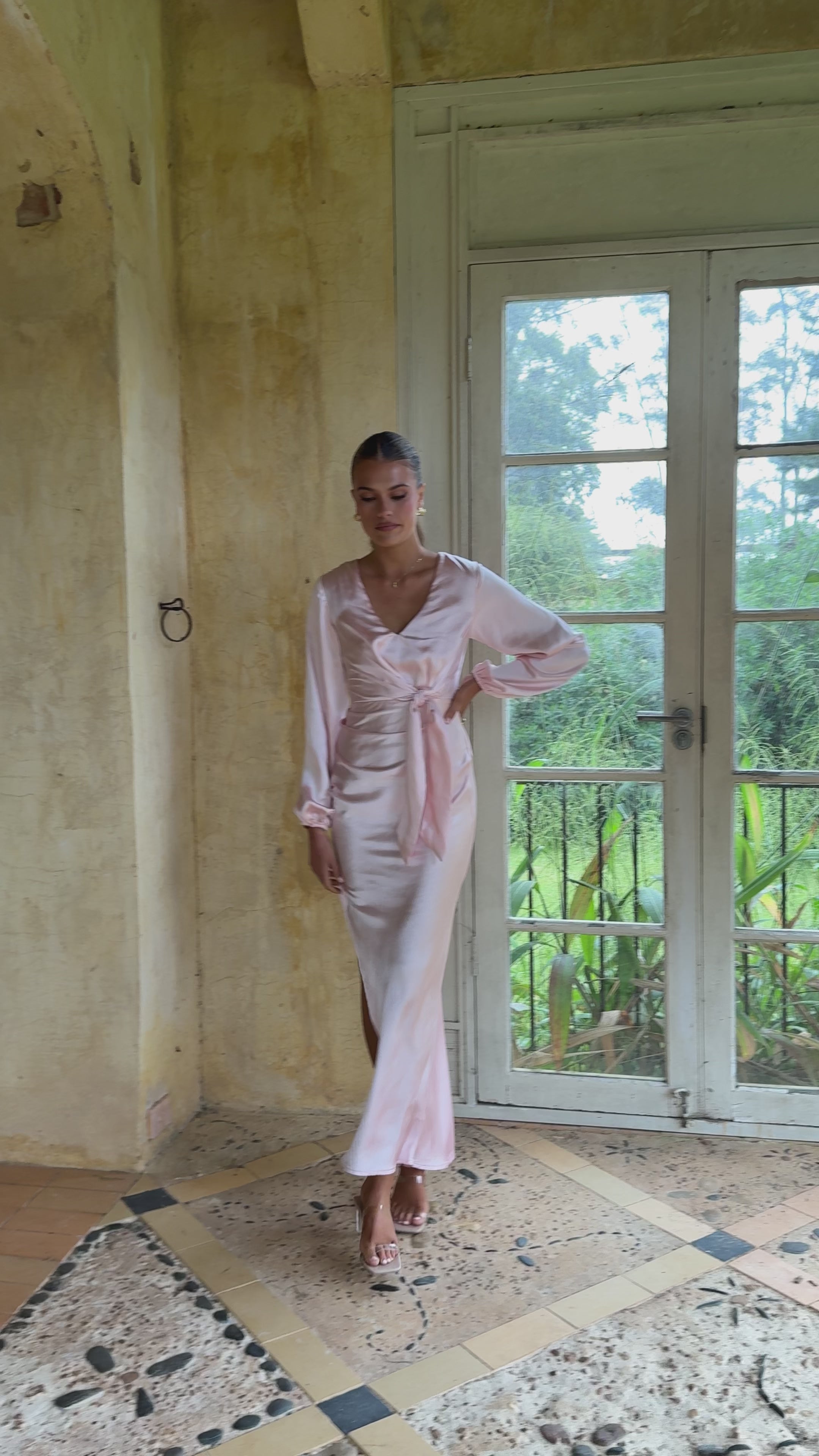 Load video: Ivy Long Sleeve Tie Front Maxi Dress - Pink - Billy J