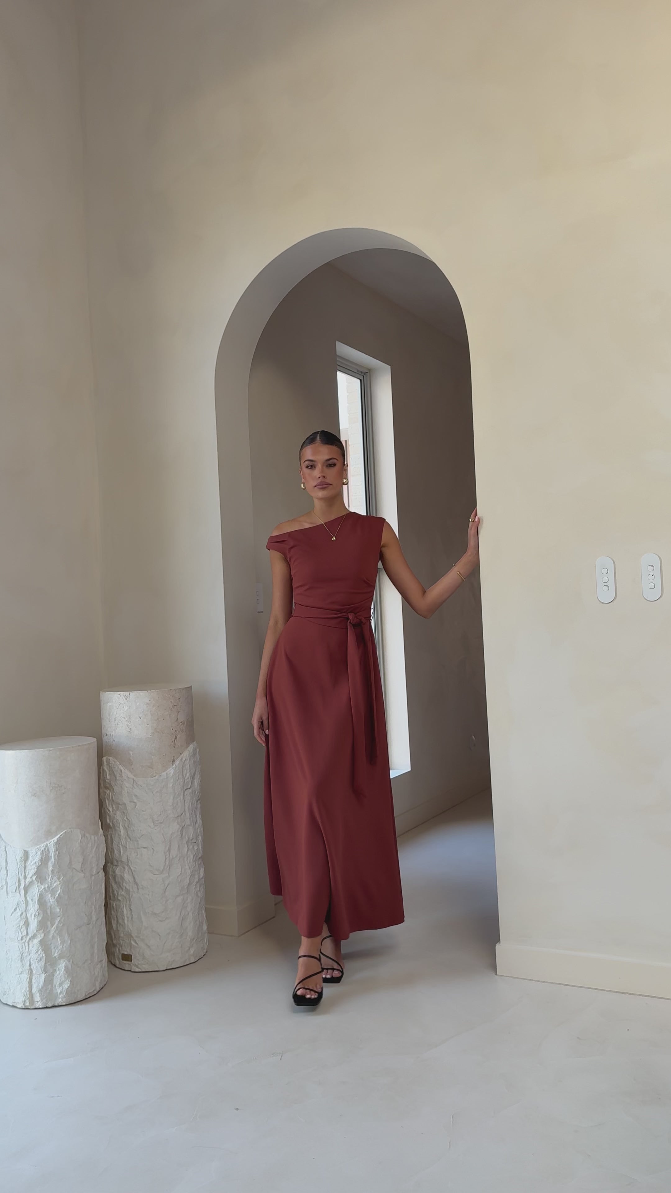 Load video: Gemma Maxi Dress - Brown - Billy J