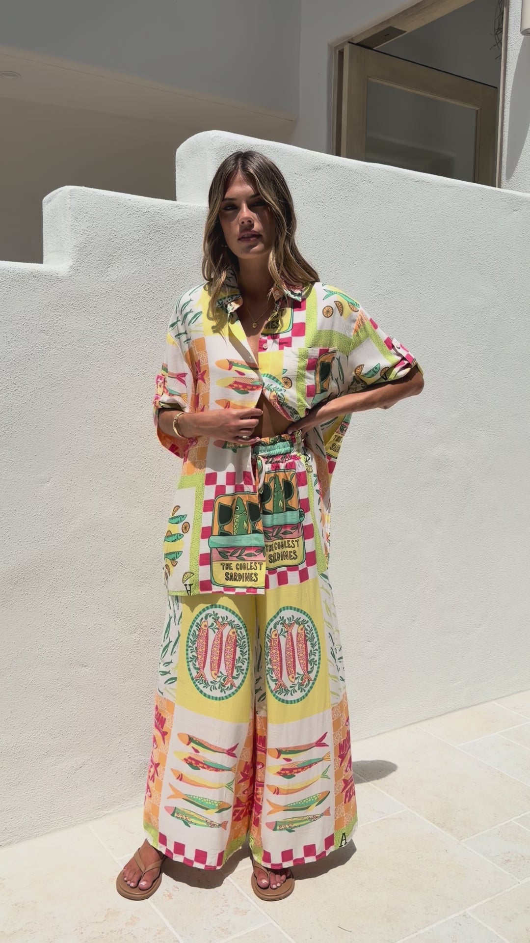 Load video: Zennifer Button Up Shirt - Sardinia Print - Billy J