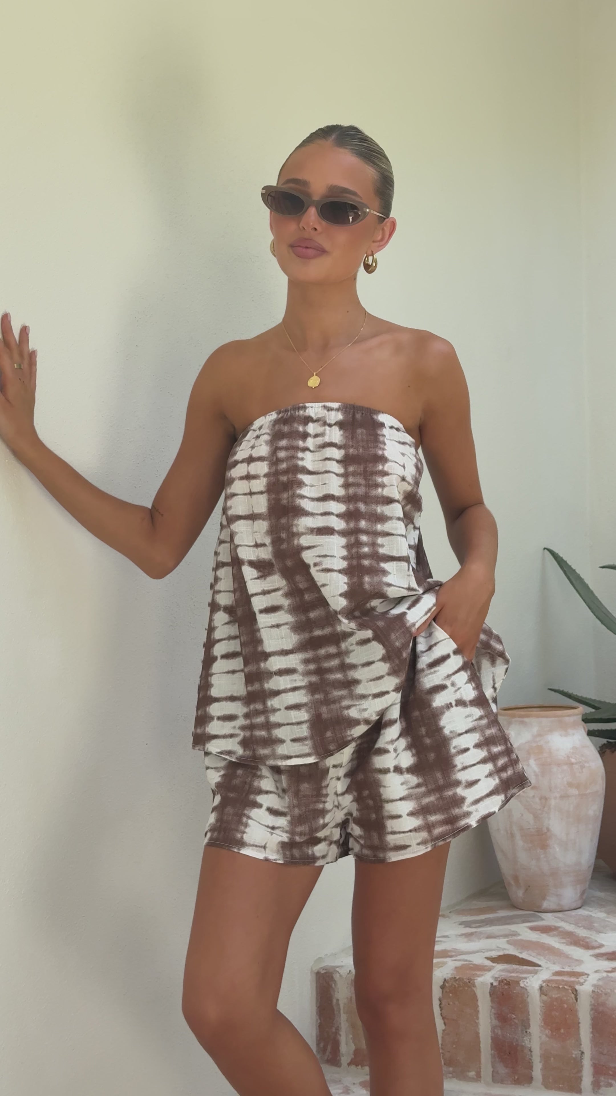 Load video: Calliope Strapless Top and Shorts Set - Chocolate Tie Dye - Billy J