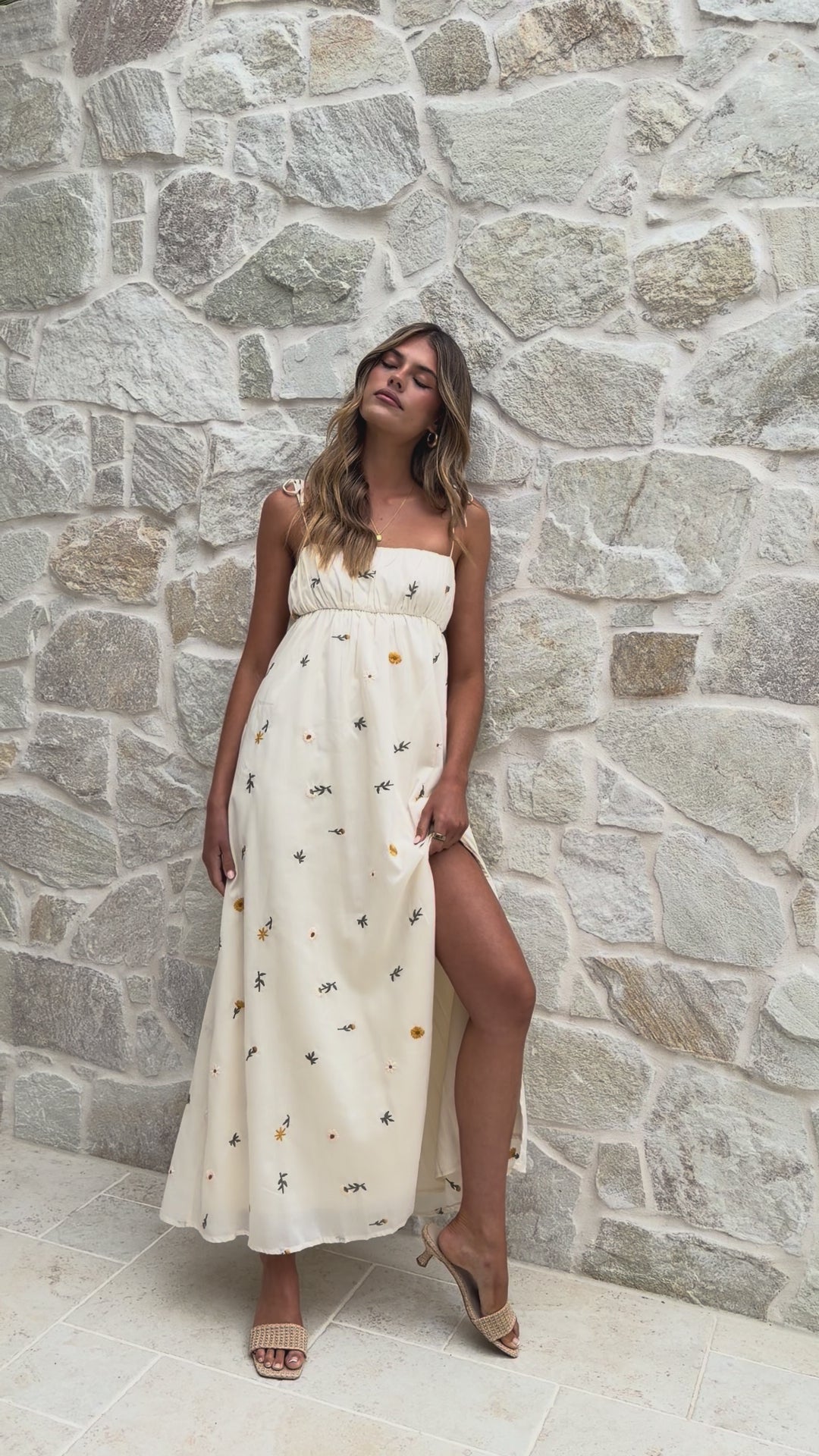 Load video: Taissa Maxi Dress - Leilani Print - Billy J